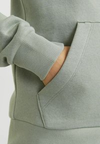 Jack & Jones Junior JJECORP LOGO HOOD - Mikina s kapucňou - iceberg green