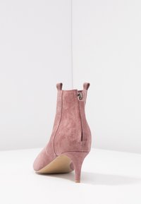 L37 Botines bajos - light pink