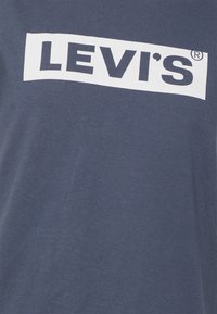 Levi's® THE PERFECT TEE - T-shirt estampada - dark blue
