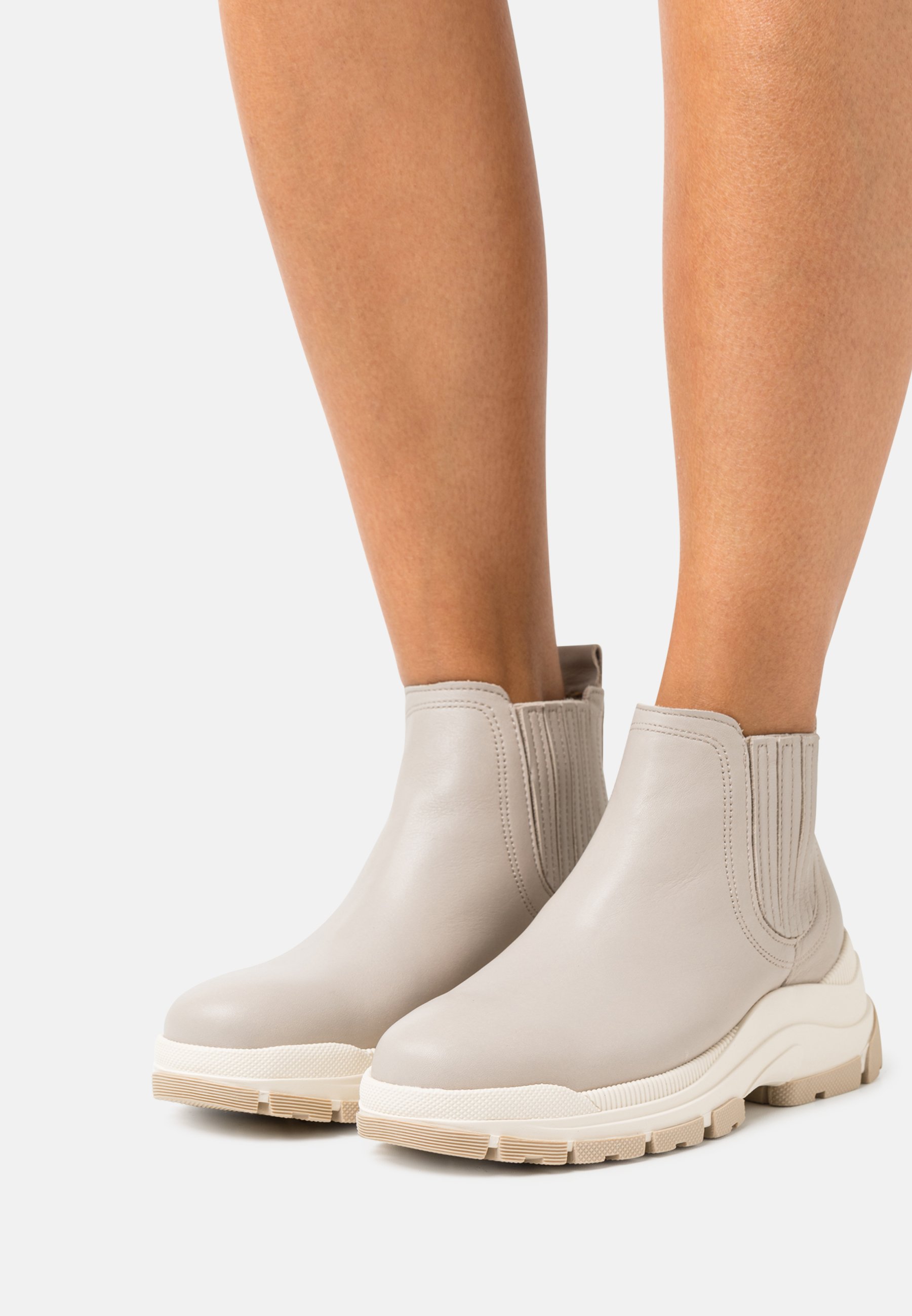 marco polo ankle boot