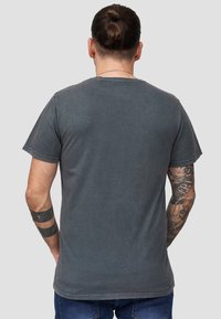 Re:Covered DISNEY EXCITED GOOFY - T-shirt med print - charcoal