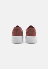 Nike Sportswear AF1 SAGE - Trainers - red sepia