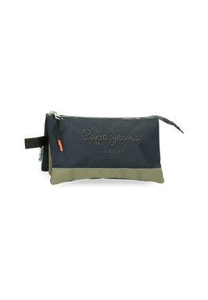 Estuche rectangular para lápices en color negro y oliva con cremallera, con "Pepe Jeans London" bordado en el frente y una pequeña asa lateral de lazo.