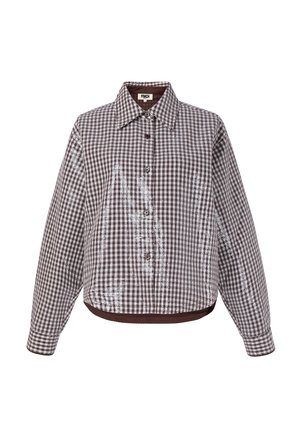 Bruin-wit geruit shirt met lange mouwen, een puntige kraag en knoopsluiting aan de voorkant, met subtiele glanzende paillettenaccenten.
