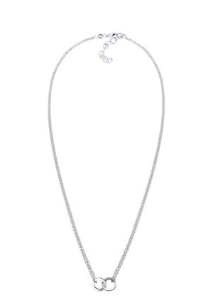 Sølv kædedesign med en glat, fin tekstur, der har to sammenflettede ringe i midten. Justerbar kroglås.