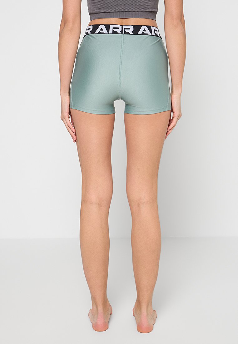 UA HG SHORTY-GRY