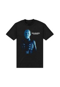 Sort T-shirt med en blå grafik af en karakter med en spidset hoved- og torso-design, med teksten "HELLRAISER: INFERNO" i hvid.
