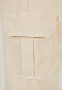 Thumbnail Image 10