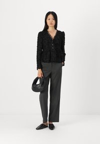 YAS YASFLERA - Camicetta - black