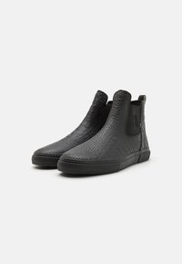 Globe DOVER II - Botines - black/wasted talent