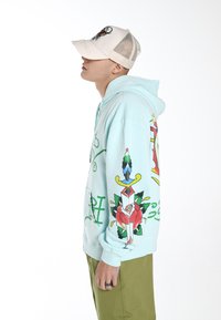 Thumbnail Image 5