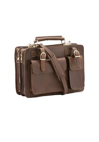 Mallette en cuir marron avec deux poches avant à boucle, compartiments zippés, une poignée supérieure et une bandoulière amovible.