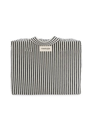 Pull plié à rayures verticales noires et blanches avec un col rond et une étiquette "rivedroite PARIS" sur la poitrine.