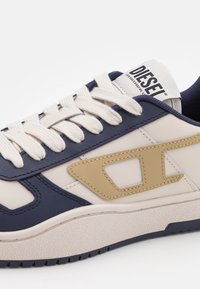 Diesel S-UKIYO V2 - Tenisice - beige