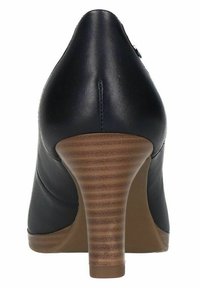 Scarpa nera in pelle con tacco alto, punta affusolata e tacco impilato di colore marrone con texture. Presenta cuciture sottili e una finitura liscia.