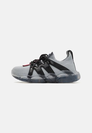MOSCHINO UOMO - Zapatillas - grigio/nero