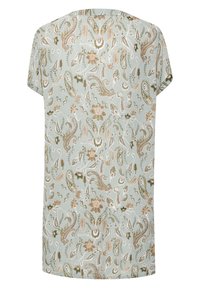 Blouse fluide à manches courtes en tissu bleu clair avec un imprimé cachemire et floral en tons dorés, verts et corail, dotée d'un col arrondi.