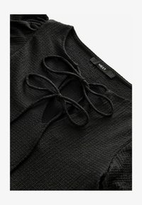 Unausgewählt, black