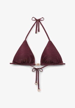 Top de bikini triangular color burdeos con cuello halter y lazos en la espalda, cierre y detalles en anillo de tono dorado en los lazos.