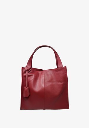 Rode leren totebag met een gestructureerde afwerking, voorzien van een enkele band en een gestrikt detail aan de zijkant, die een ruim en minimalistisch ontwerp biedt.