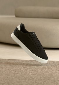 Επιλέχθηκε, black