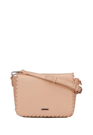Borsa a tracolla in pelle beige con un accento intrecciato lungo i bordi, dotata di una tracolla regolabile e di una chiusura in metallo.
