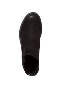 Botín negro sin cordones hecho de suave ante con un acabado liso, puntera redondeada y costuras mínimas a lo largo de los bordes. Sin herrajes visibles.