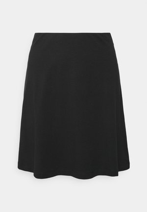 Jupe noire en tissu doux avec un design évasé. Elle présente une texture lisse et simple, avec un ourlet arrondi sans embellissements.
