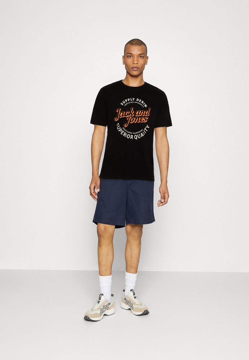 JACK & JONES JJSHAKE Tee SS Crew Neck T-Shirt, Bianco/vestibilità: Reg, S Uomo