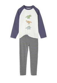 Baumwoll-Schlafanzugset mit einem weißen Oberteil, das drei Dinosaurierdrucke in Grün, Orange und Grau zeigt. Graue und grüne gestreifte Hose. Lange Ärmel.