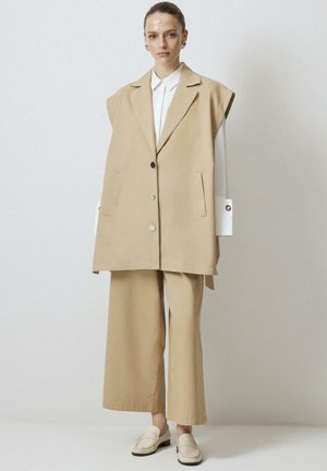 Touché Privé WITH BUCKLE - Waistcoat - beige