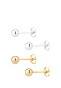 Tres pares de pendientes de tuerca: uno de plata, uno de oro y uno mixto. Cada uno presenta un diseño de bola lisa y redonda con un vástago recto y cierre mariposa.