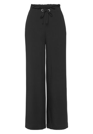 Zwarte wijde broek met een elastische tailleband met plooien, verstelbare koord en metalen oogjes; gladde textuur en lang ontwerp.