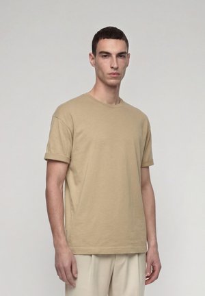 DRYKORN THILO - T-shirts basic - brown