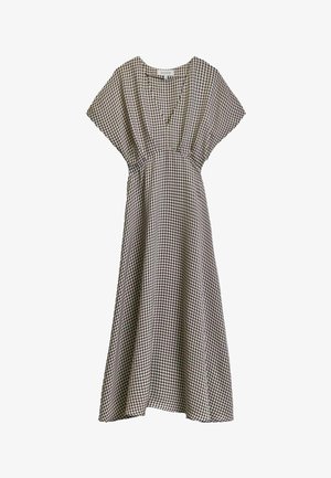 BHOEM, REGULAR FIT - BROWN/CREAM MIDI GINGHAM CHECK FLUID SHORT SLEEVE DRESS . - Freizeitkleid - brown cream