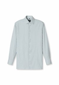Himmelblaues Langarmhemd mit senkrechten weißen Streifen, Knopfkragen und weißen Knöpfen, das eine glatte Stoffoberfläche zeigt.