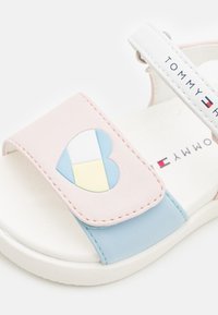 Thumbnail Image 6