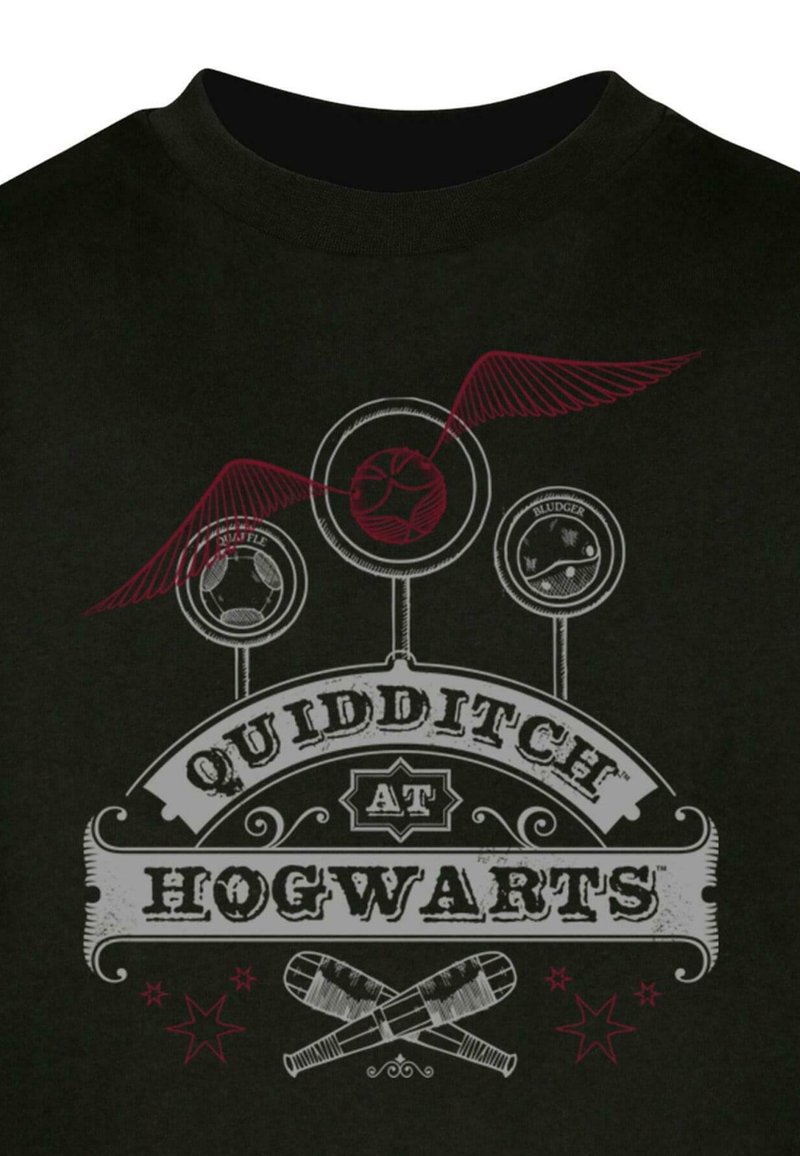 ABSOLUTE CULT HARRY POTTER QUIDDITCH AT HOGWARTS Maglietta a
