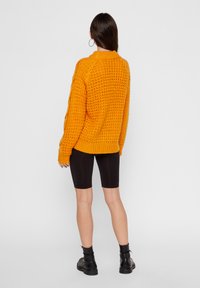 Pieces LONDON NOOS  - Shorts - black