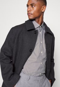 Selected Homme SLHSLIMNEW MARK  - Camisa - winter moss