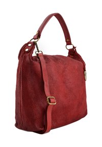 Rød læder håndtaske med tekstureret slangemønster, dobbelte håndtag, hardware i guldfarve og justerbar skulderrem.