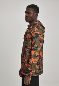 Urban Classics CAMO PULL OVER WINDBREAKER - Vjetrovka - dark green