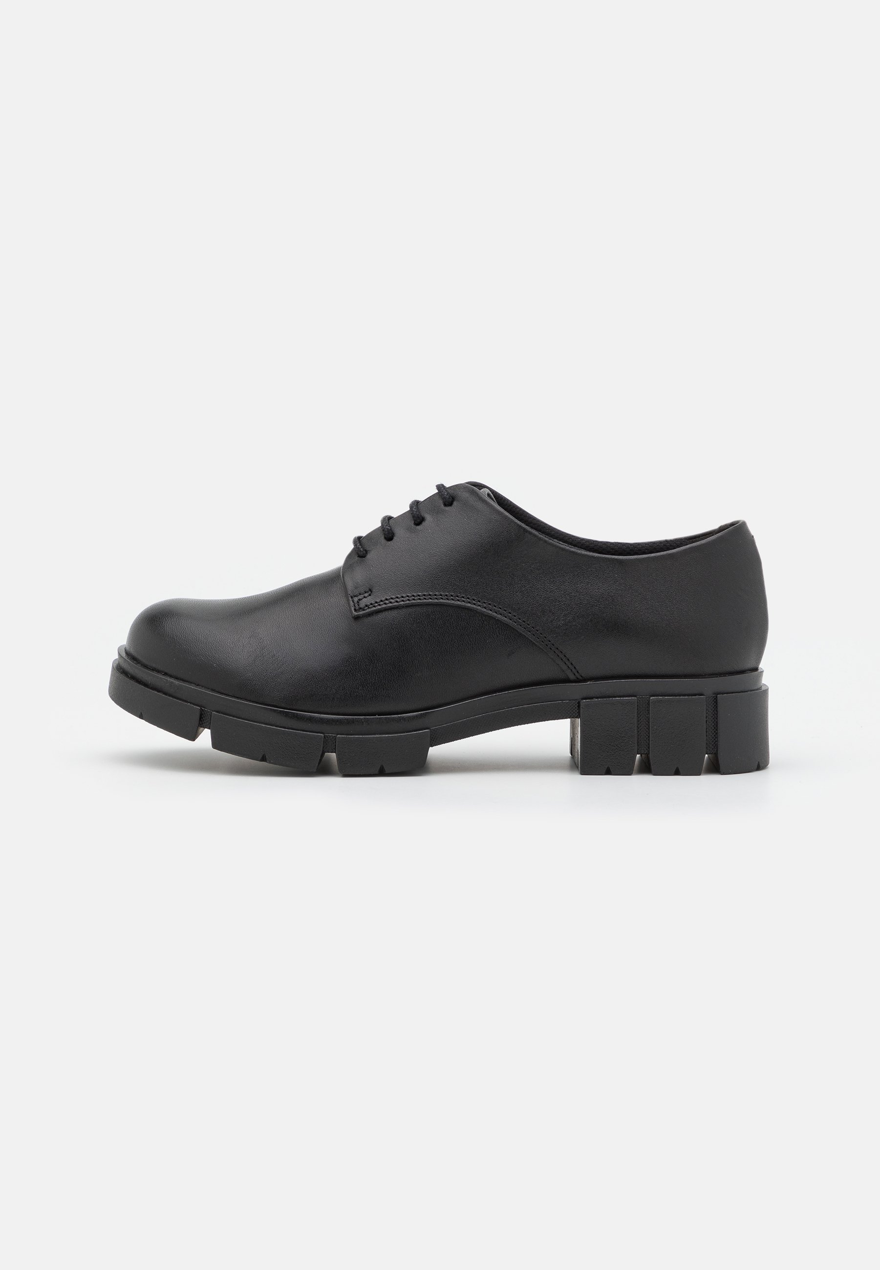 Chaussures Clarks Pour Femme - Taille 7.5 (US) - Couleur Noir - Occasion - État à Vérifier