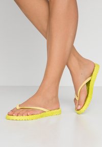 Ilse Jacobsen CHEERFUL - Allassandaalit - lime