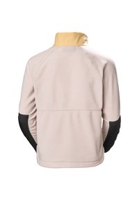 Sudadera de forro polar con un cuerpo beige, mangas negras y un alto collar amarillo claro. Textura suave con mangas raglán.