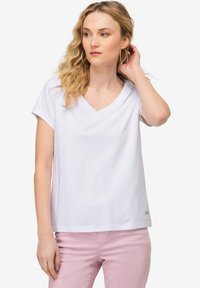LAURASØN KLEINER KNOTEN V-AUSSCHNITT HALBARM - T-shirt basic - white