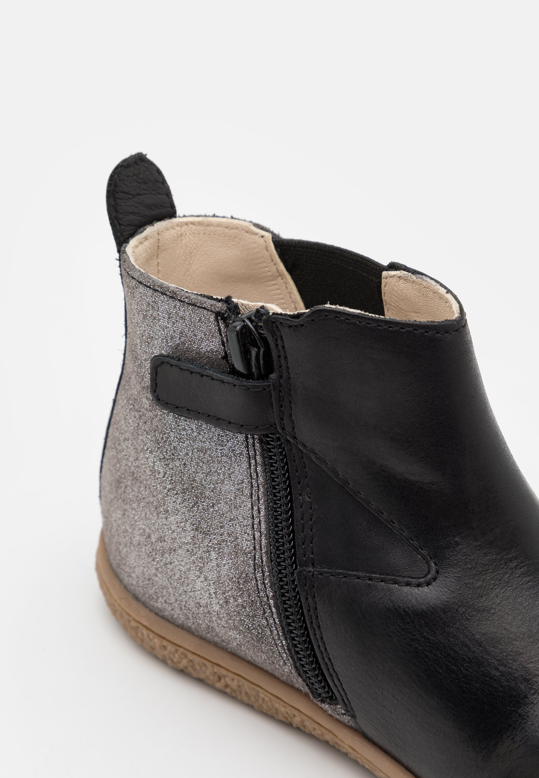 kickers vermillon noir