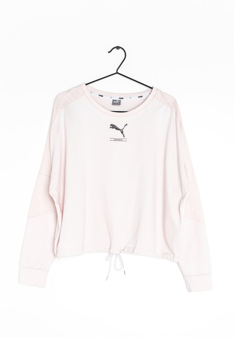 Sudadera de manga larga color rosa claro con cuello y puños acanalados, que presenta un dobladillo ajustable con cordón y un pequeño logo de Puma en negro en la parte delantera.