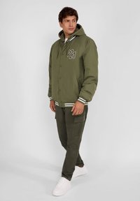 RESPECT DETACHABLE HOOD AND FRONT POCKETS - Übergangsjacke - khaki