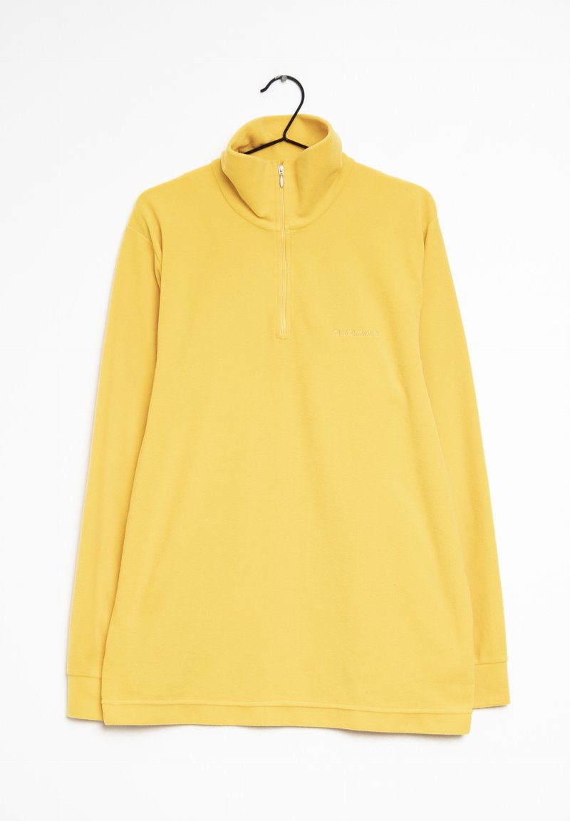 Geel fleece sweatshirt met een hoge kraag, een halve rits aan de voorkant en lange mouwen. Heeft een gladde textuur en minimale branding op de borst.
